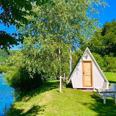 Una Kamp Hotel บอซันสกาครูปา ภายนอก รูปภาพ