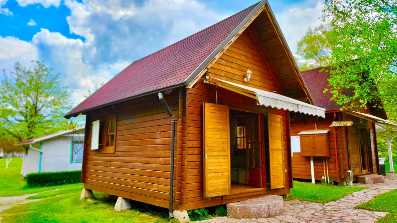 Una Kamp Hotel บอซันสกาครูปา ภายนอก รูปภาพ