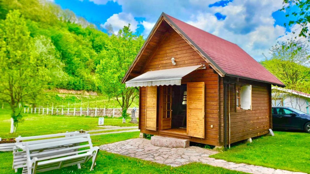 Una Kamp Hotel บอซันสกาครูปา ภายนอก รูปภาพ