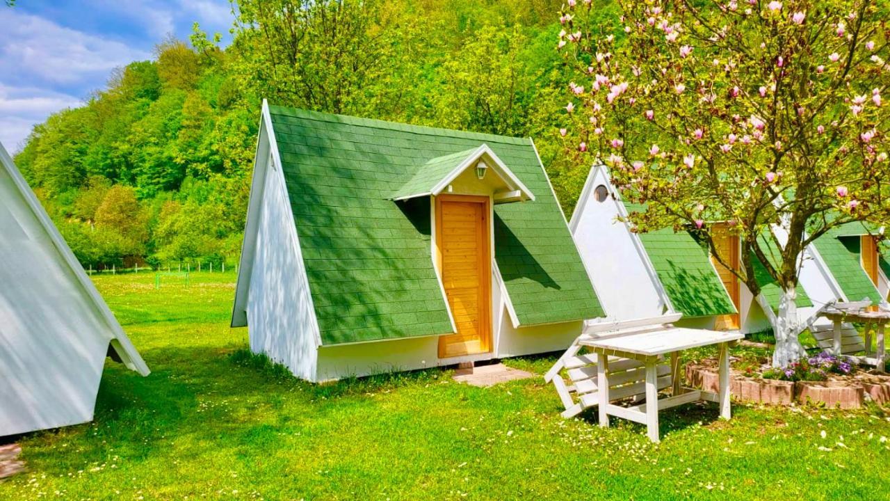 Una Kamp Hotel บอซันสกาครูปา ภายนอก รูปภาพ