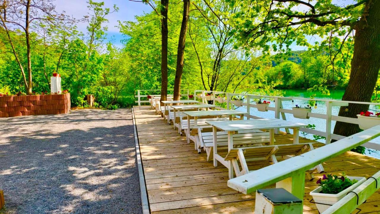 Una Kamp Hotel บอซันสกาครูปา ภายนอก รูปภาพ